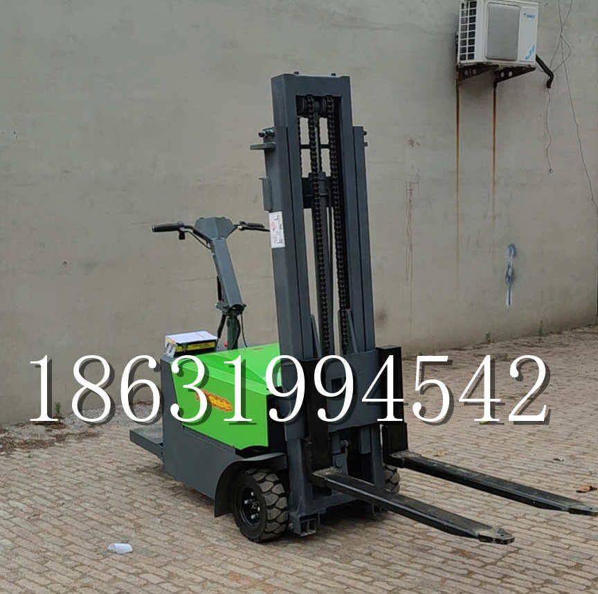 德惠市优程全电动叉车插腿式堆高车液压装卸车1.5吨升高小型站驾式铲车